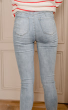 Afbeelding in Gallery-weergave laden, Tina push-up jeans
